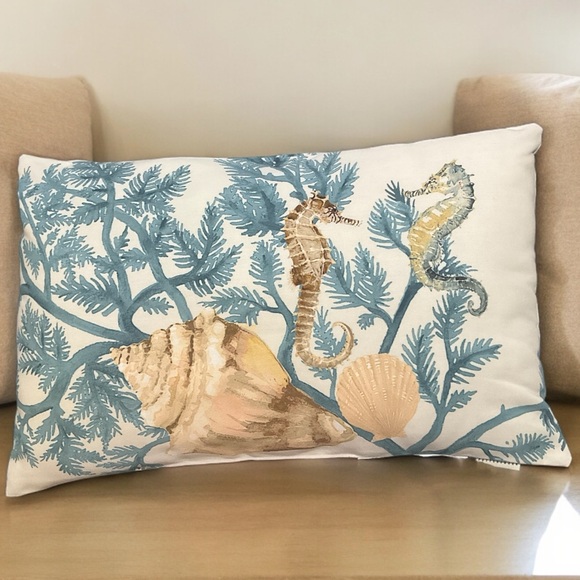POTTERY BARN COASTAL STYLE RECTANGULAR LUMBAR TOSS PILLOW UNDER THE SEA BEACHY - Picture 2 of 6